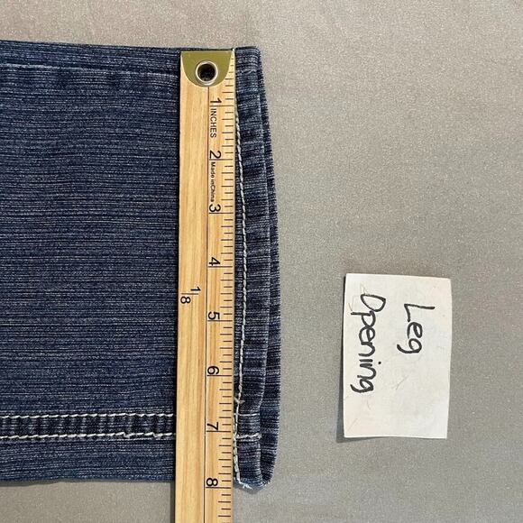 Royalty YMI Size 10 Blue Jean Denim Capris Bling Button Flap Pockets Y2K - Picture 15 of 15